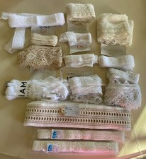 grande lotto di pizzi bianchi