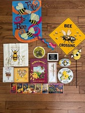 Decorazione 'Ape': libri