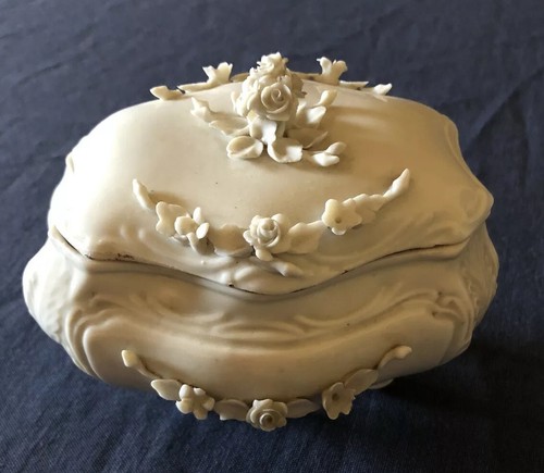 Antica scatola ceramica - scatola, bianca
