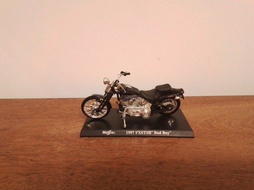Moto maisto 1997 fxstsb bad - maisto,