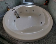 vasca idromassaggio, colore bianco, usato