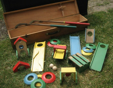Ancien jeu de Mini Golf enfant en bois avec Caisse & 18 Obstacles