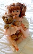 BAMBOLA IN PORCELLANA DAI