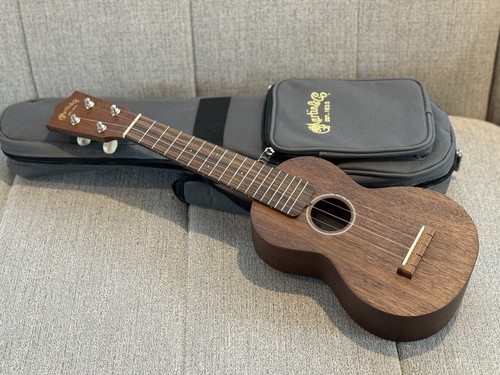 Ukulele martin and s1 uke - and,