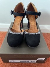 Nuovo con scatola Chie Mihara