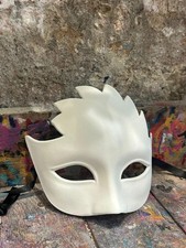 Maschera bianca a forma di