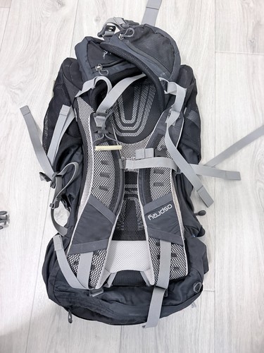 Osprey 36l backpack has - 36l, rain