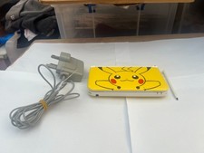 Nintendo 3DS XL Pikachu