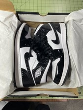 Nike Air Jordan 1 Mid Carbon