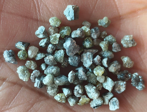 Diamante sfuso grezzo naturale