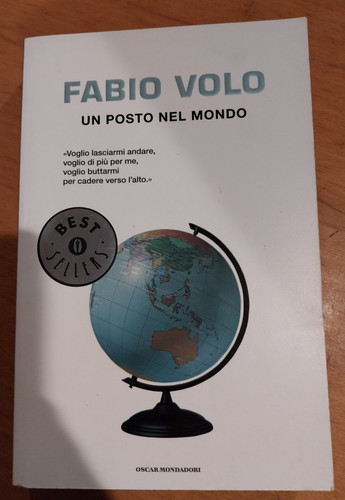 Libro romanzo posto - un, nel