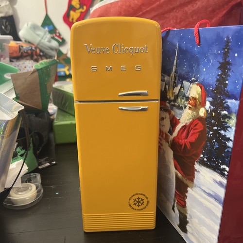 Veuve clicquot smeg - clicquot,