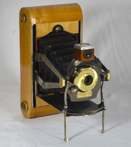Fotocamera pieghevole kodak - pieghevole, n