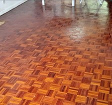 Pavimenti in parquet in mogano