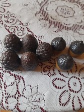 stock di 8 segna.posto  5 pigne e 3 ghiande  in cerica altezza cm 7 vintage 