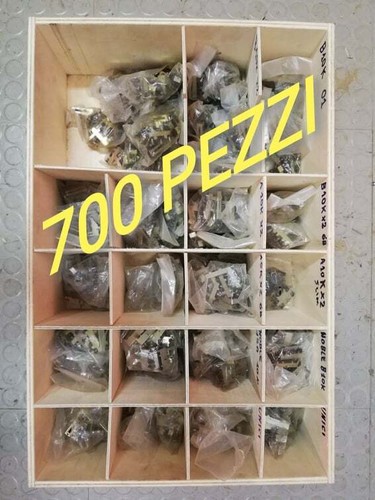 Mega stock 700 pezzi - 700,