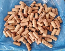 Lotto di 100 tappi di sughero usati (bottiglie vino) da usare per decorazione  