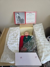 Figurina bambola musicale The