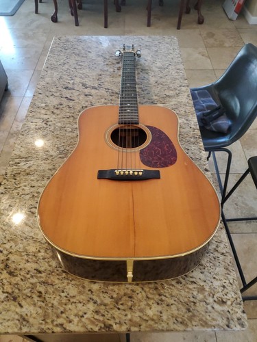 Chitarra acustica vintage