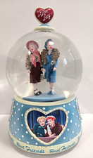 I Love Lucy Snow Globe Music Box Ethel Best Friends - Suona Canzone Tema Spettacolo TV