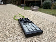 Traktor Kontrol F1 controller
