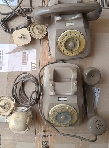 Coppia telefoni disco - a,