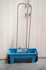 Spandiconcime Per Giardino In