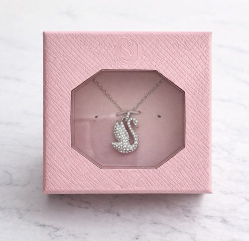 Collana con ciondolo - , cigno