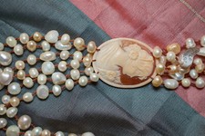 Collana Perle e cammeo