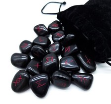 Set rune con pietre preziose
