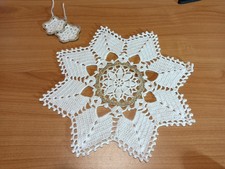 Centrino Bianco A Forma Di