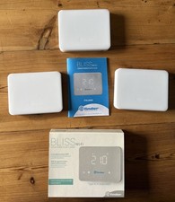 3 X Finder BLISS T WiFi Termostato Programmabile da Parete - Bianco Opaco.