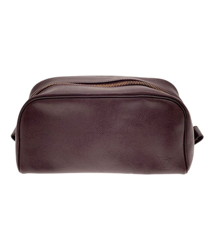 Louis vuitton taiga trousse - vuitton,