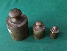 LOTTO 3 VECCHI PESI TONDI IN OTTONE BRONZO DA 2 kg a 200 GRAMMI ANNI '50. CZ75