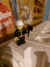 Lego Minifigures City Pompiere Vigile del Fuoco casco bianco e ascia nero