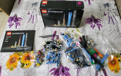 Lego architecture 21039 - lego,