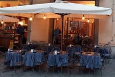 n. 1 Ombrellone da esterno mis. 475x330