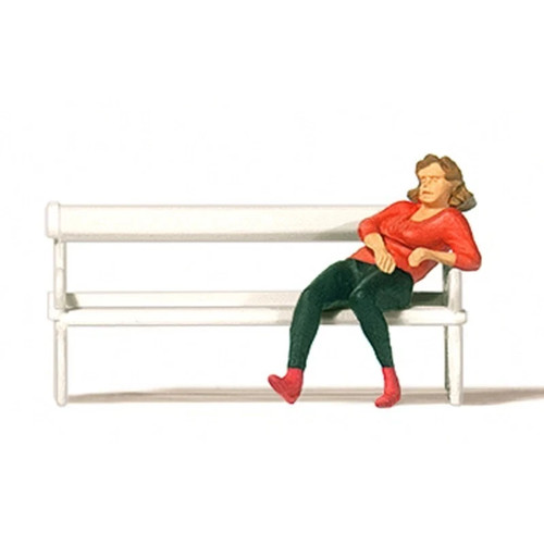 Preiser 28226 woman - woman, park