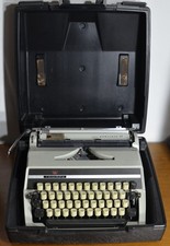 VECCHIA MACCHINA DA SCRIVERE