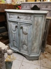 SHABBY MOBILE CREDENZA