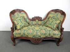 Divano con bordature in legno stile floreale vintage meta’ ‘900