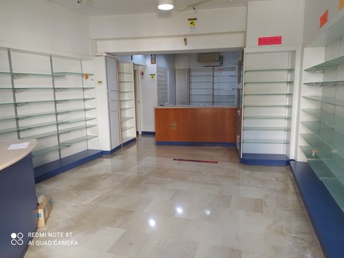 Svendesi arredamento farmacia