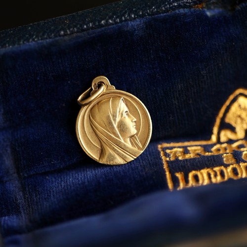 French 18k gold pendant - , virgin