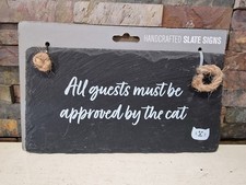 TUTTI GLI OSPITI DEVONO ESSERE