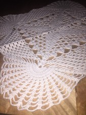 Centrino Quadrato Di Pizzo Fatto Ad Uncinetto A Mano Bianco