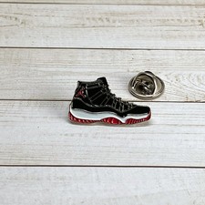 Spilla smaltata Nike Jordan 11