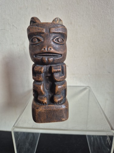 Zoomorphic fetish wooden totem