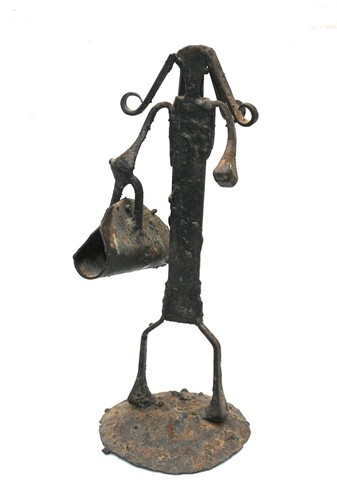 Antica statuina cesto donna