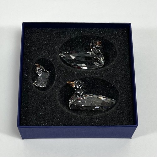 Swarovski duck family statuine - swarovski,