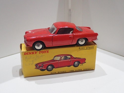 Dinky toys alfa romeo - toys,